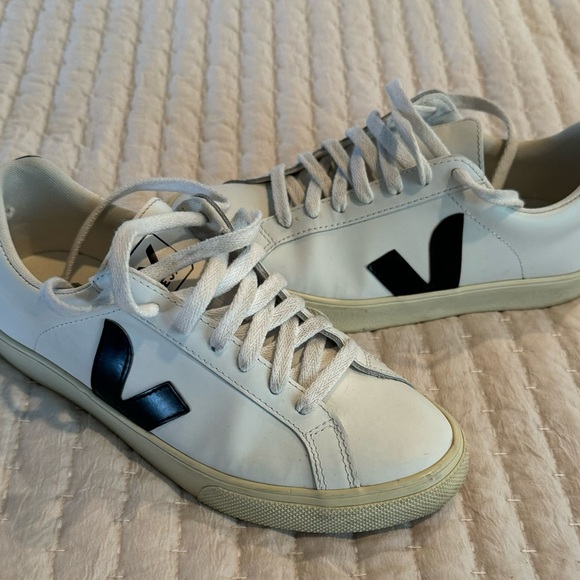 Veja Shoes - Veja Esplar White & Black EUR 36
